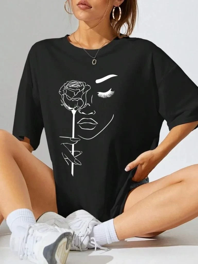 Ženska crna oversize s printom kratkih rukava