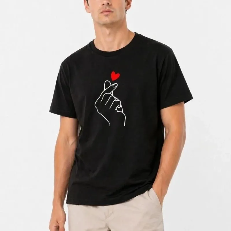 Muški crni oversize korejski stil prst srce print majica