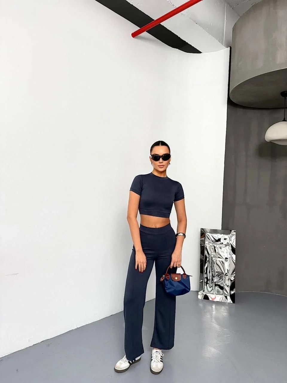 Damski dymiony oversize crop komplet z hiszpańskimi nogawkami