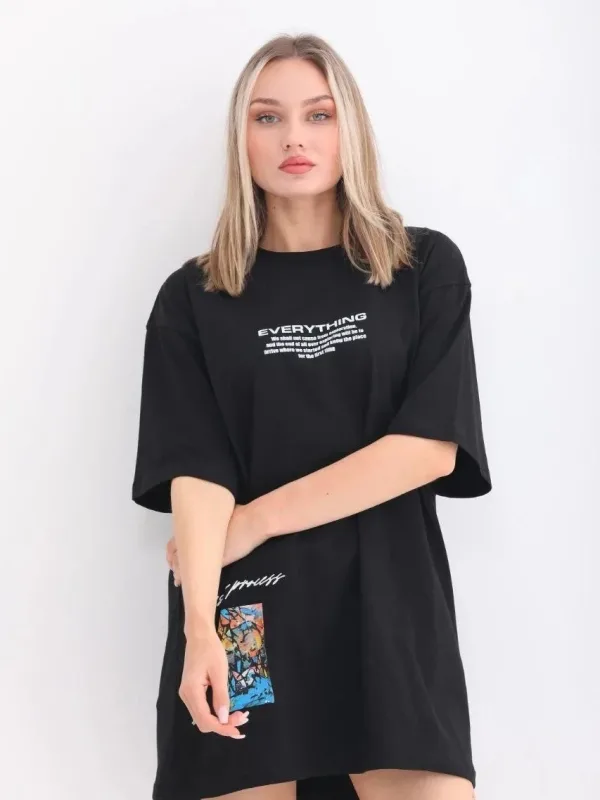 ქალის შავი Oversize ველოსიპედის საყელოიანი პრინტიანი მაისური 4