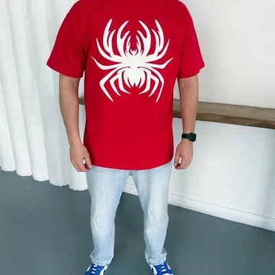 Машка црвена oversize пајак принт бициклистичка јака маица 2
