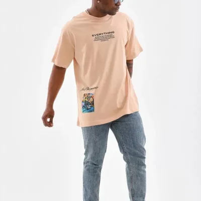 Tîşorta Bej a Oversize ya Bi Stûyê Bisîkletê û Çapkirî 6