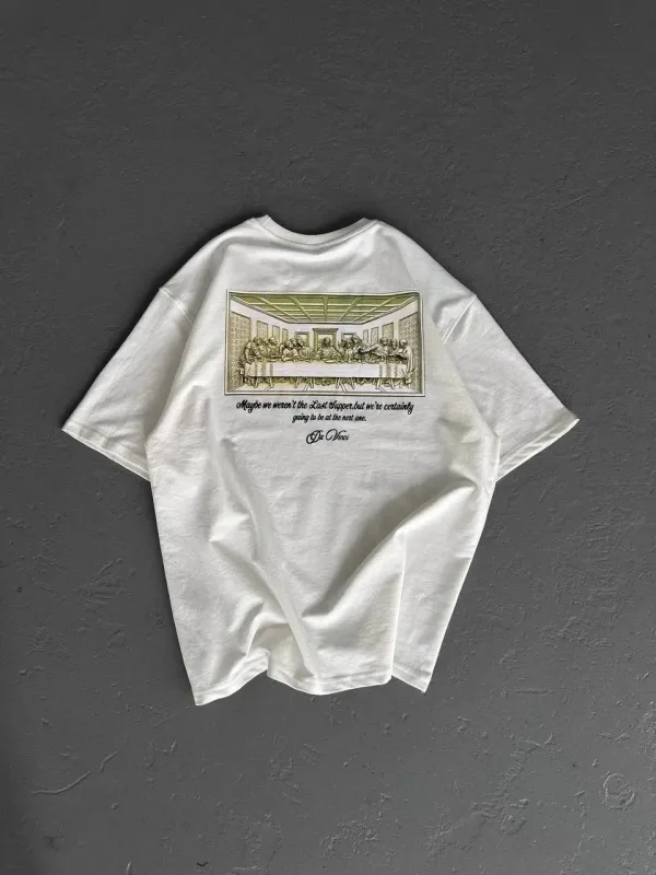 Damski oversize T-shirt biały, dekolt w serek, nadruk 3