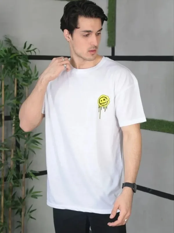 Férfi fehér oversized kerékpárnyakú nyomott nyári póló 2