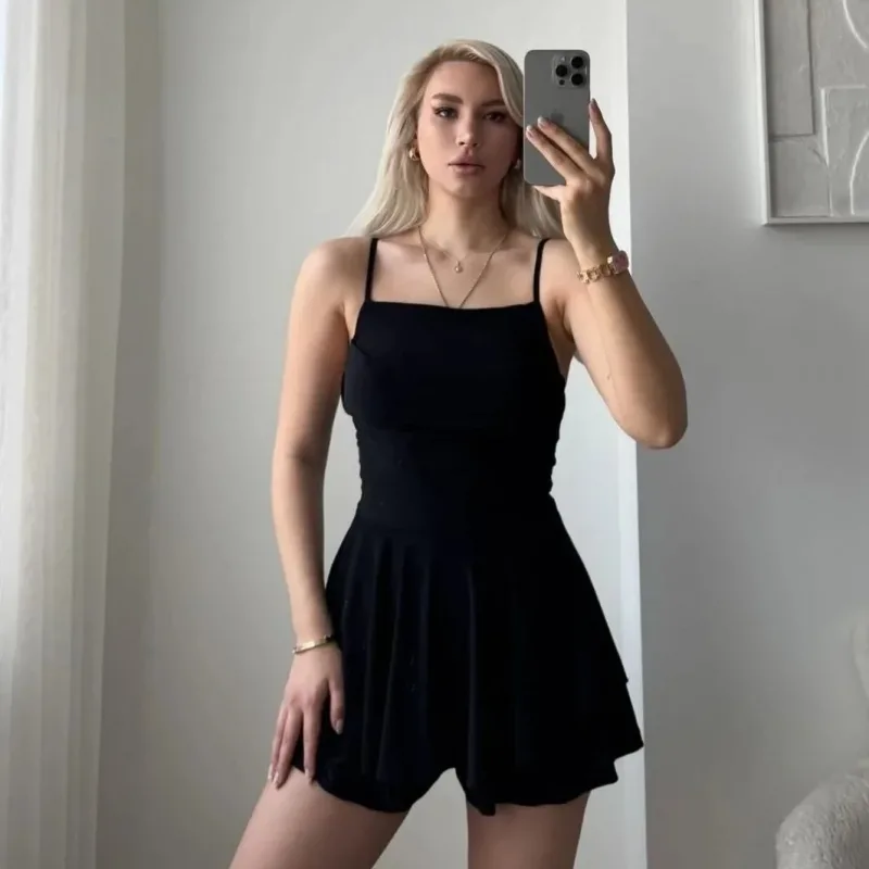 Femeie Rochie Neagră Mini, Tip Fustă, cu Volane și Șort