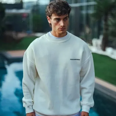 Sweatshirtê Mêran ê Spî ê Bi 3 Têlên Pembo, Stûyê Bisîkletê, Çapkirî 2