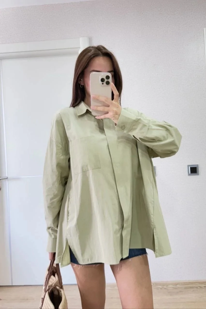 Women's Green Poplin Collar Side Slit Back Dart Detail Shirt