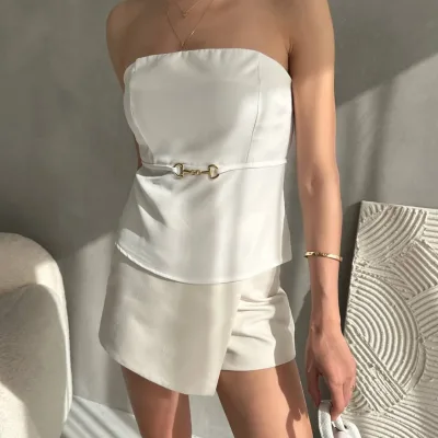 Bluzë Crepe Strapless me Detaje Kapëse në Bel të Bardhë 1