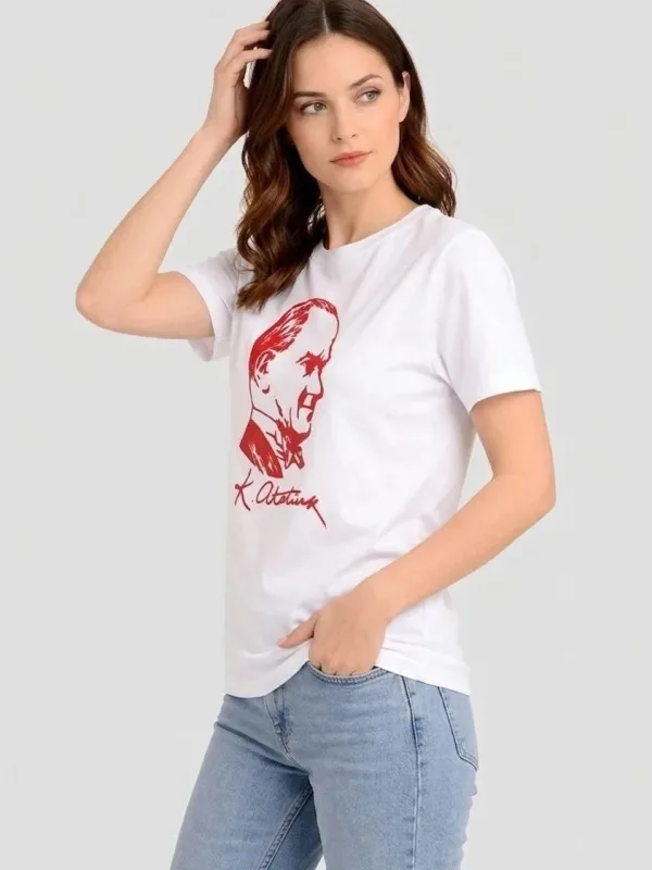 Bluzë për femra, ngjyrë e bardhë, me jakë biçiklete dhe print Ataturk 3