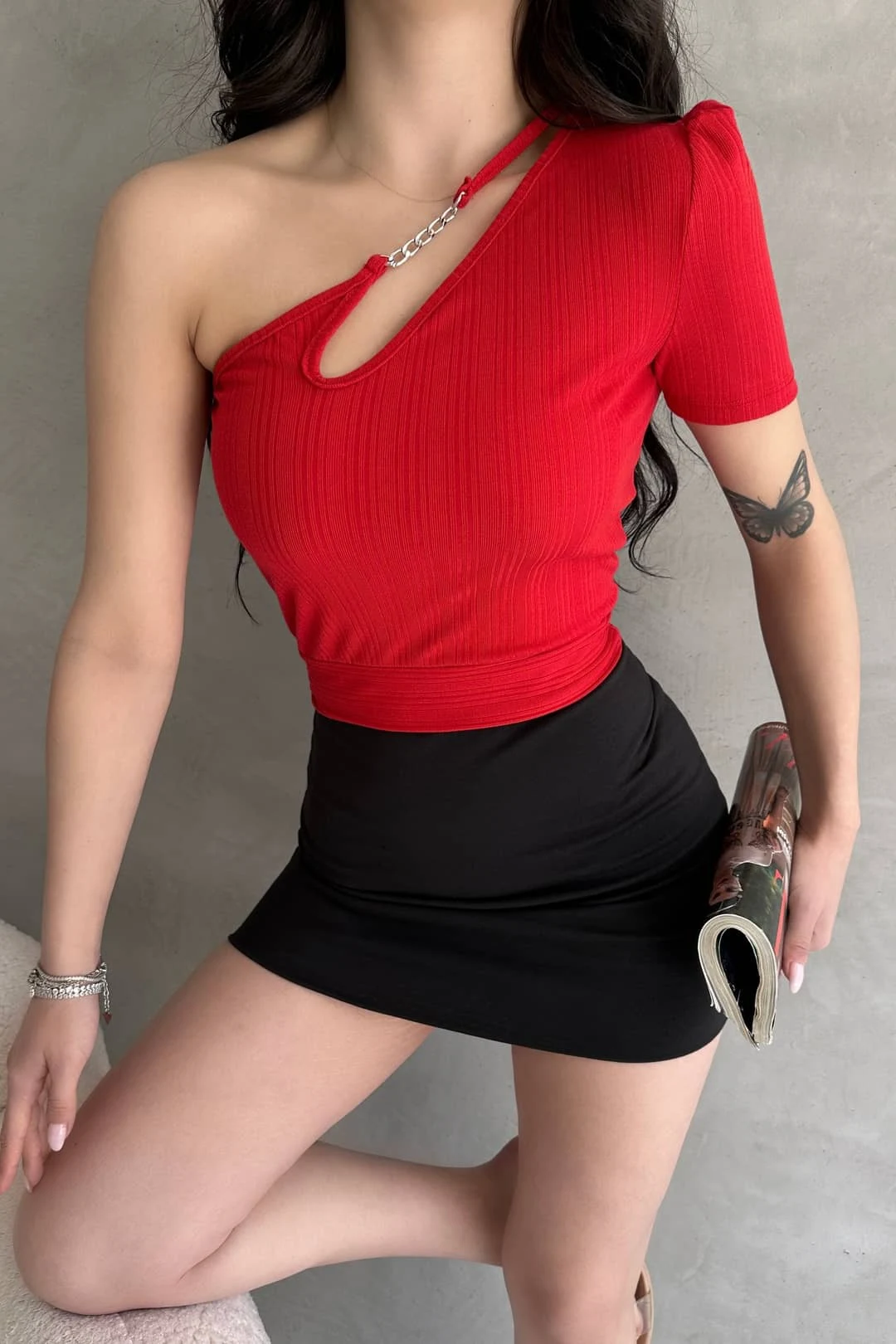One Shoulder Chain Detail Crop Blouse Red