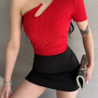 One Shoulder Chain Detail Crop Blouse Red 1
