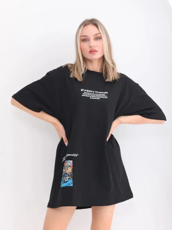 ქალის შავი Oversize ველოსიპედის საყელოიანი პრინტიანი მაისური 3