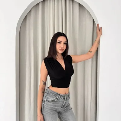 نساء أسود بكتف بلا أكمام ملفوف مطاطي بلوزة كروب 3