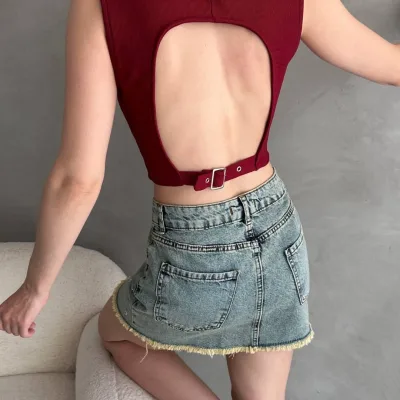 Bluzë Crop Corset me Detaje Rripi në Shpinë Burgundy 1