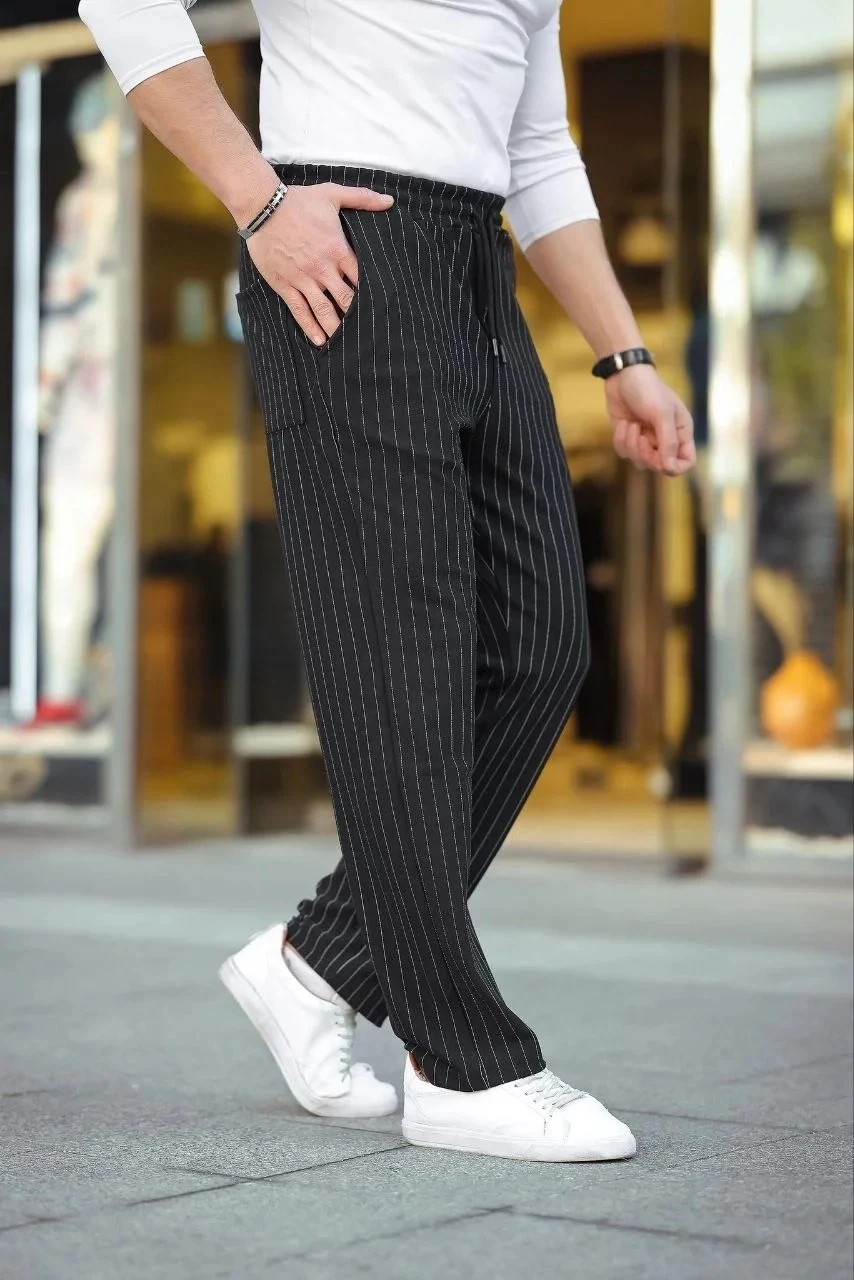 Muške crne prugaste jogger pantalone od krep tkanine