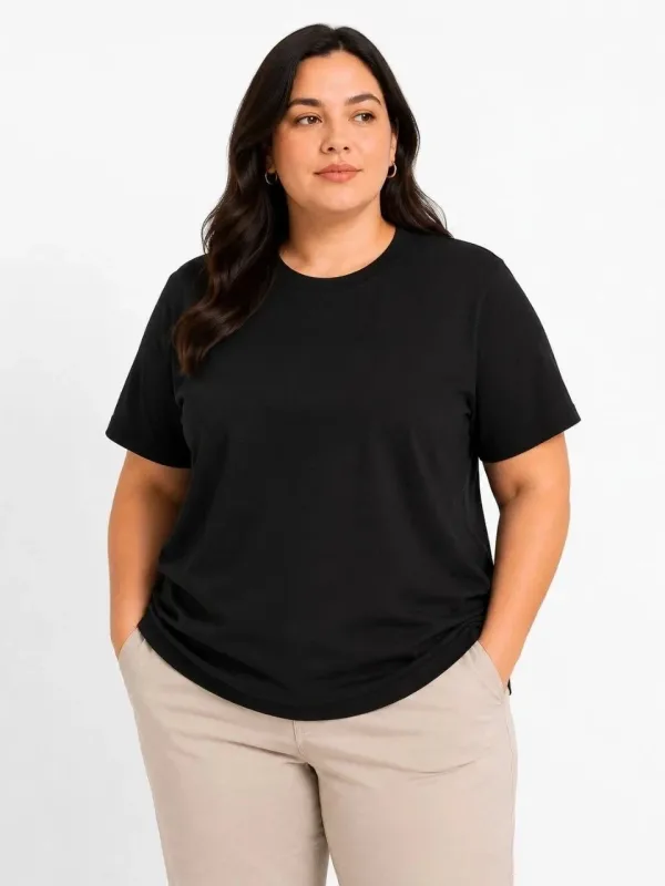 Qadın Qara Oversize Velosiped Yaxalı Basic T-Shirt 3