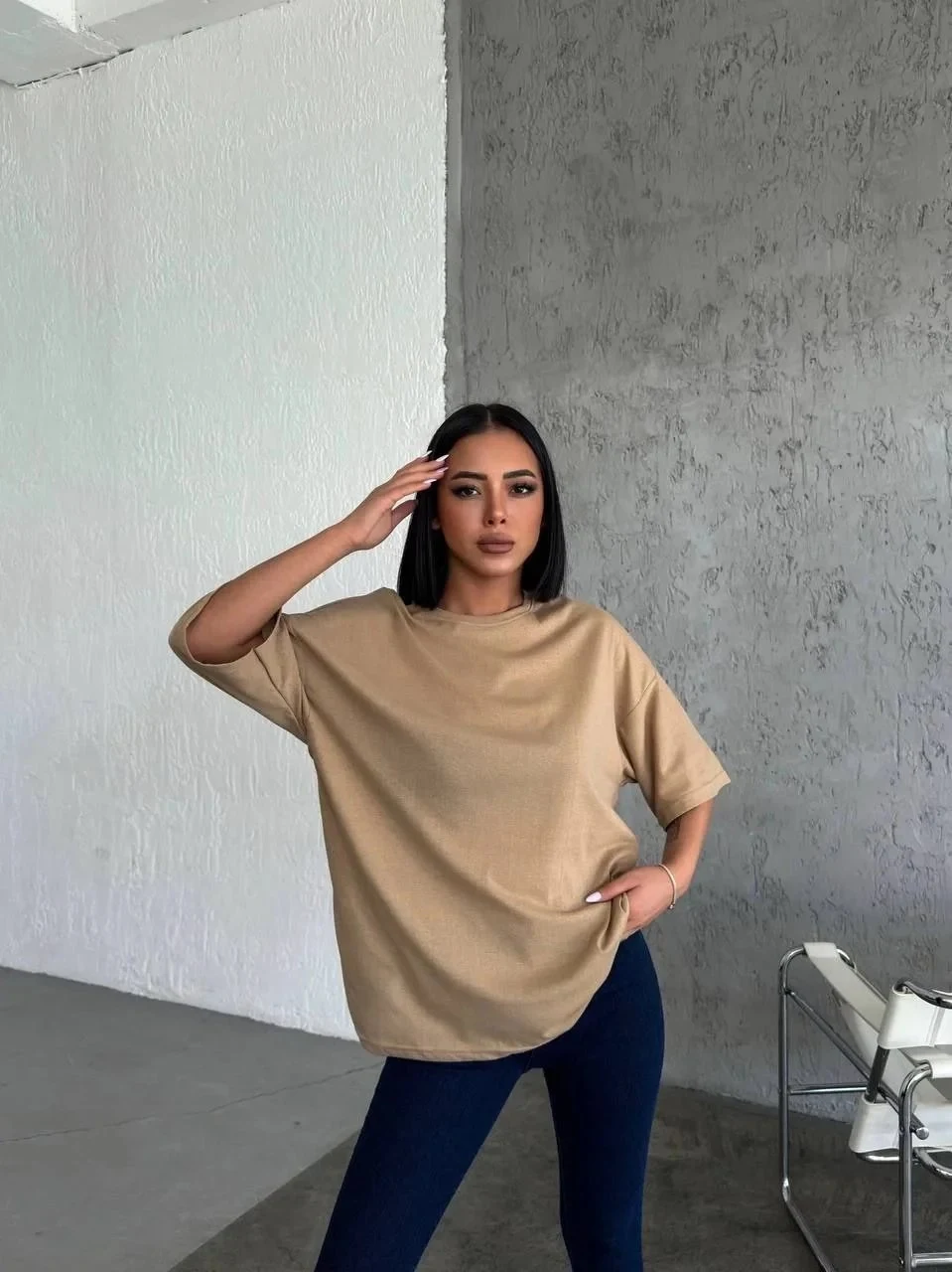Kobiecy Beżowy Oversize Rowerowy Kołnierz Gładki Krótki Rękaw T-shirt