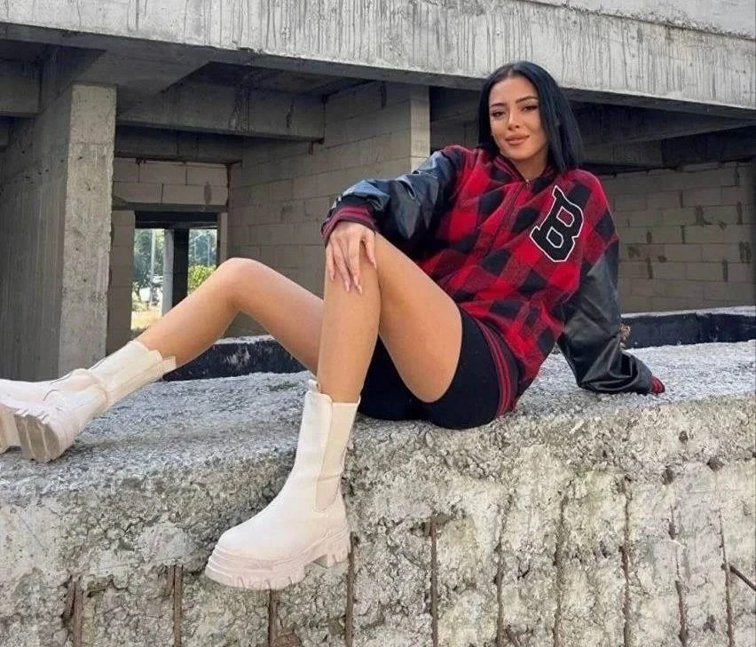 Női piros kockás mintás hímzett college dzseki