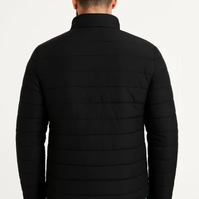 Pánska čierna vodeodolná prešívaná potlačená so zipsom bomber bunda 2