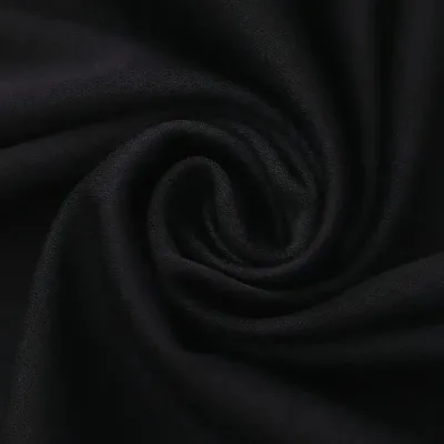 Tîşorta Jinan a Reş Oversize Bi Stûyê Bisîkletê û Çapa Çapkirî 3