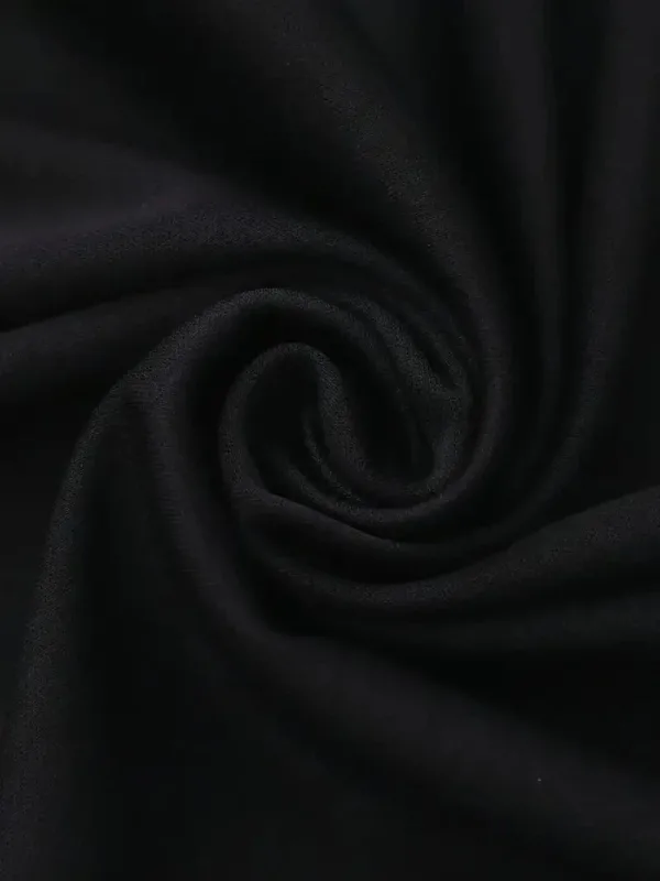 Tîşorta Jinan a Reş Oversize Bi Stûyê Bisîkletê û Çapa Çapkirî 3