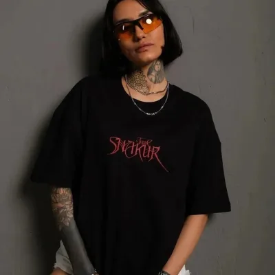 Női Fekete Oversize Kerékpárnyakú Nyomott Póló 2