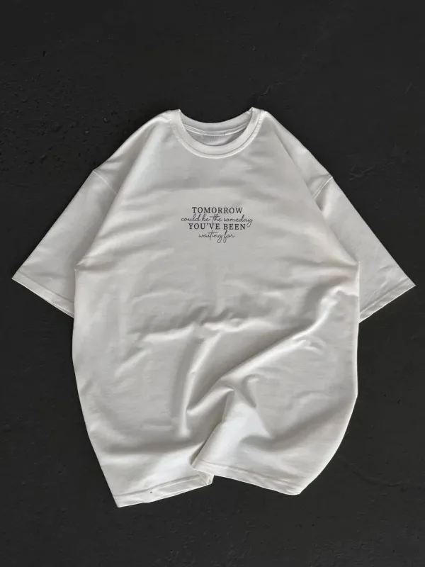 Női Fehér Oversize Kerékpárnyakú Nyomott Póló 1
