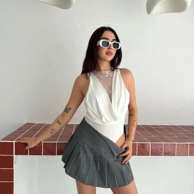 نساء أبيض دانتيل تفصيل عميق خط العنق بدون أكمام بودي 4
