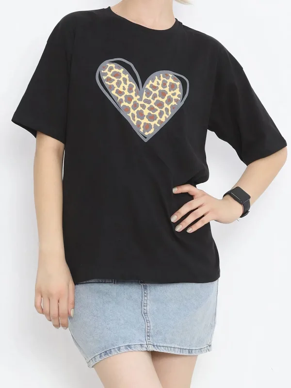 Női Fekete Oversize Leopárd Szív Nyomott Kerékpárnyakú Póló 3