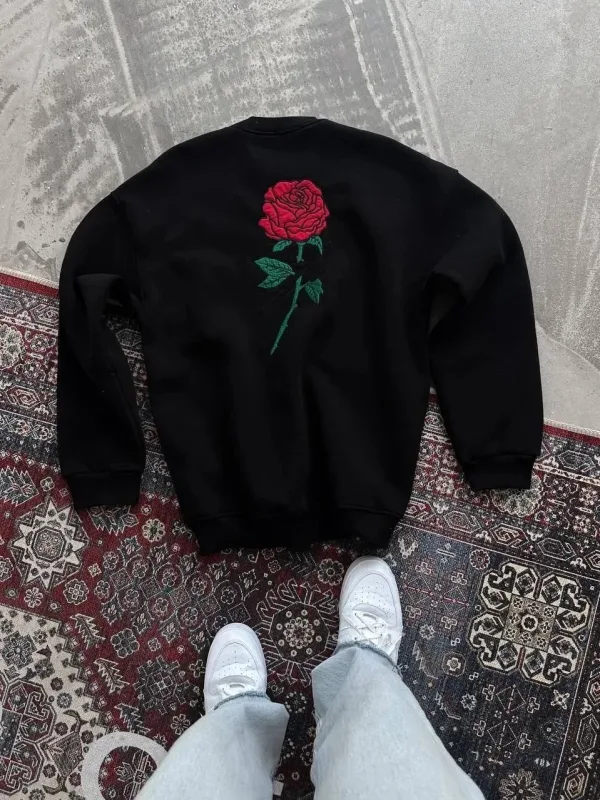 Dámský černý oversized bavlněný sweatshirt s kapucí a potiskem růže 1