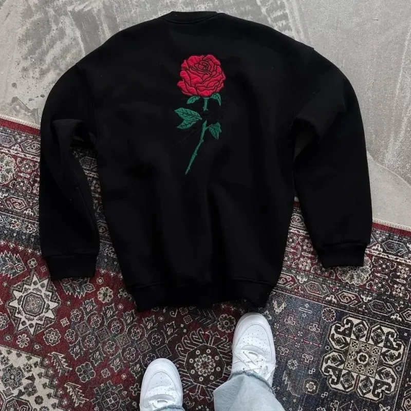 Dámský černý oversized bavlněný sweatshirt s kapucí a potiskem růže