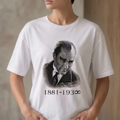 Tîşorta Jinan Spî Bi Stûyê Bisîkletê Û Çapa Atatürk 1