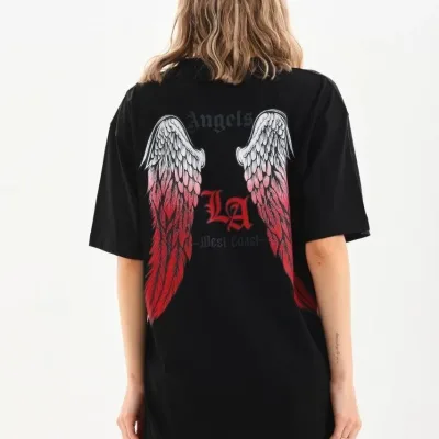 Damski oversize T-shirt czarny, dekolt w serek, nadruk 2